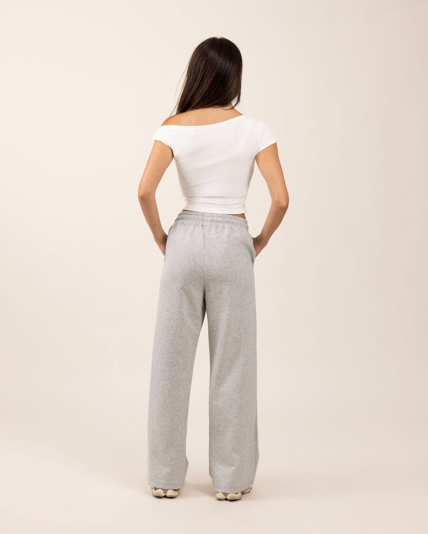 WHITE/GREY