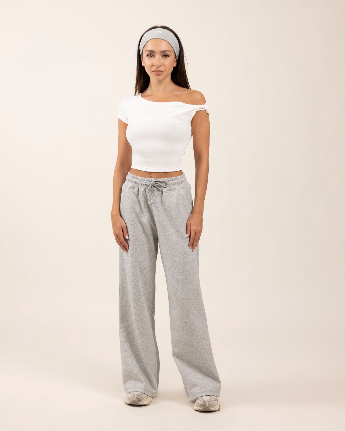 WHITE/GREY